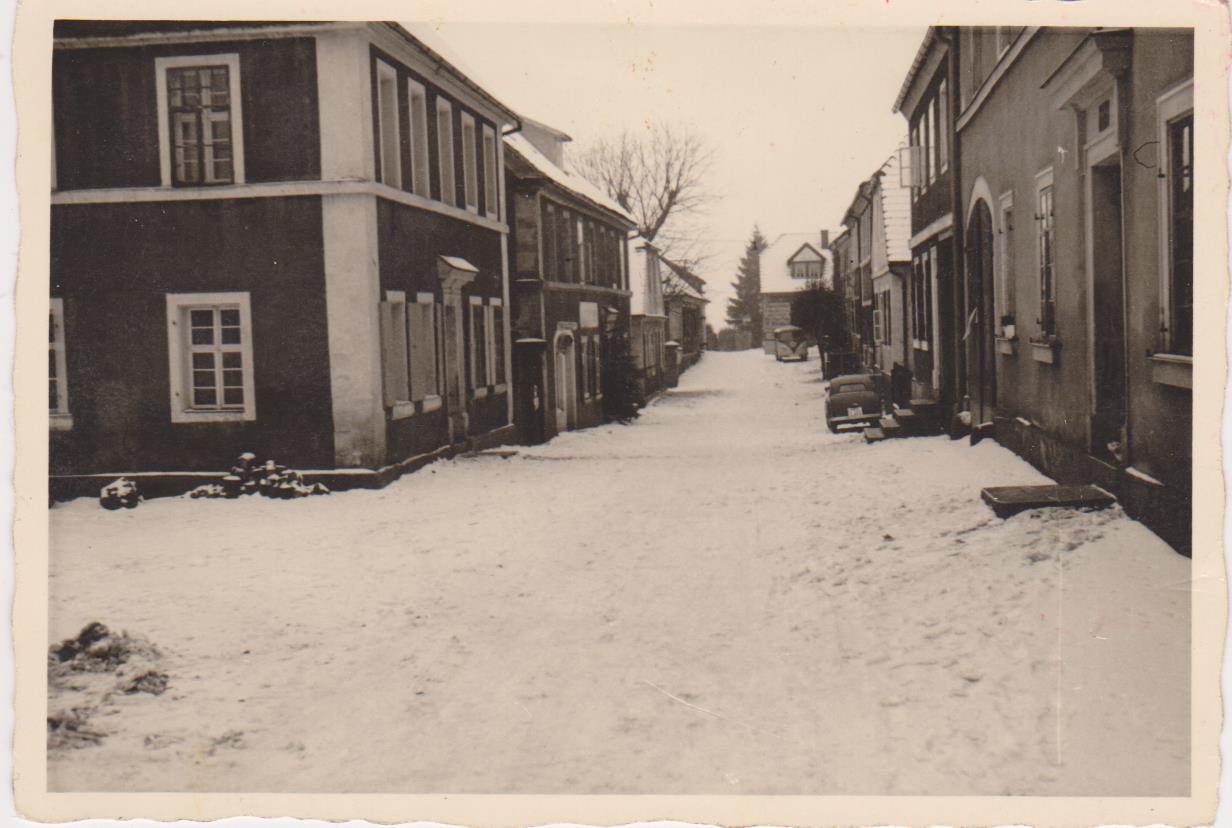 Umzug in die Bachgasse (2. Haus links)